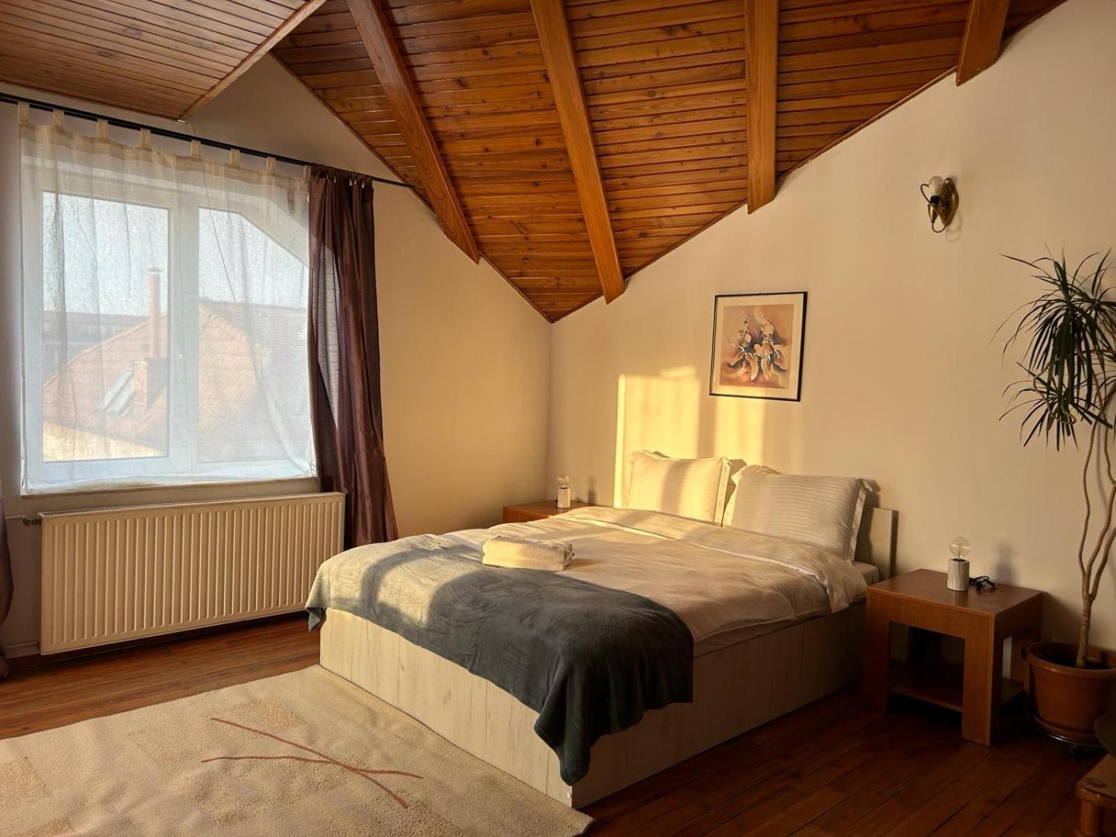 Ambra Room'S Braşov Exterior foto