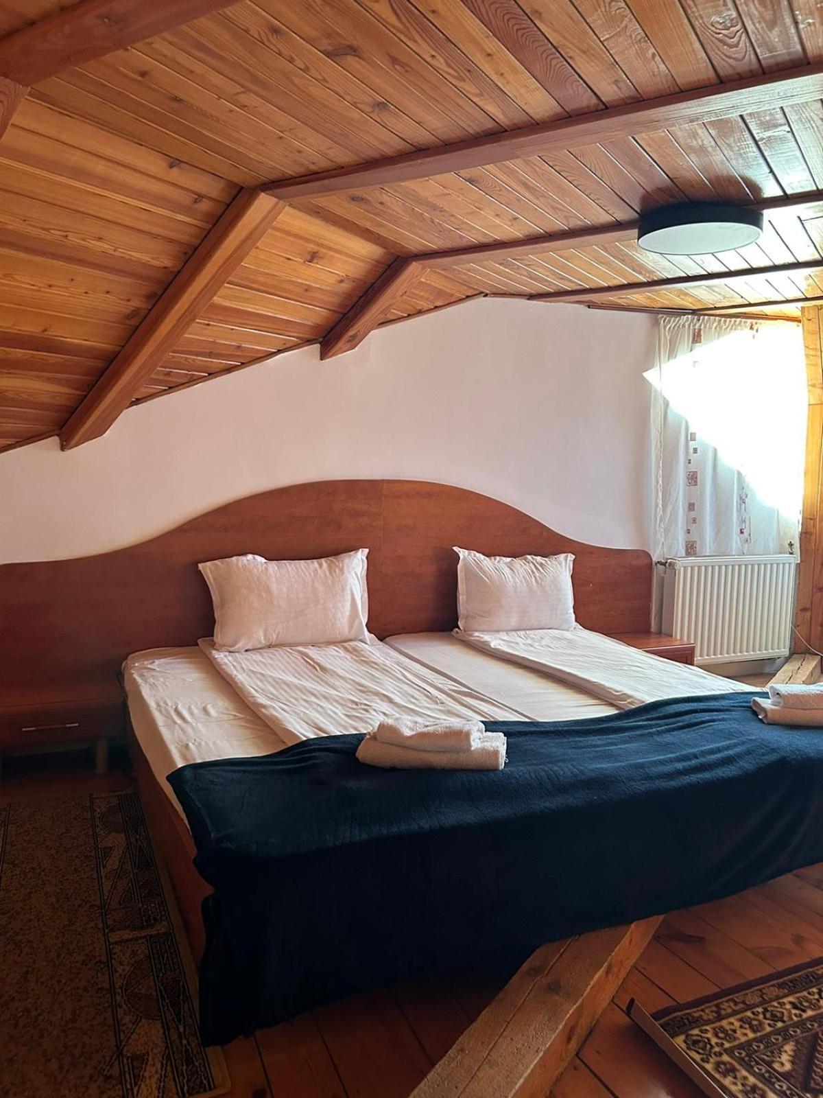 Ambra Room'S Braşov Exterior foto